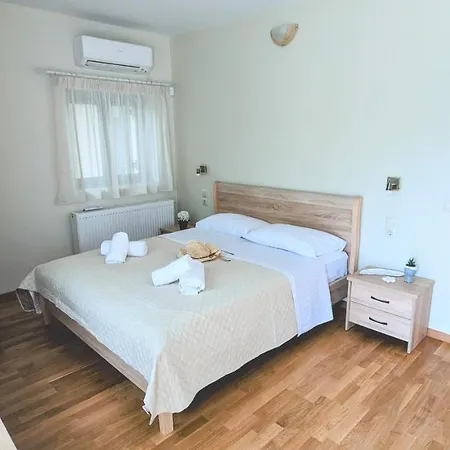 Traditional House Λαζαράτα