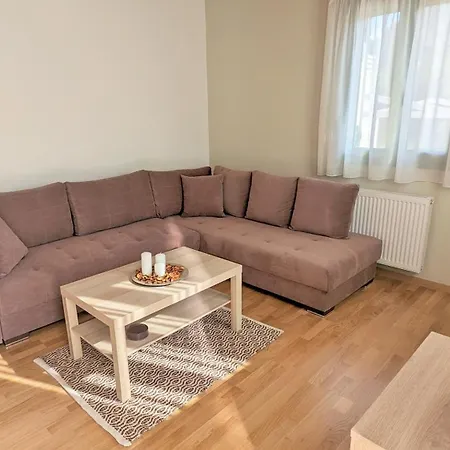 Traditional House * Λαζαράτα